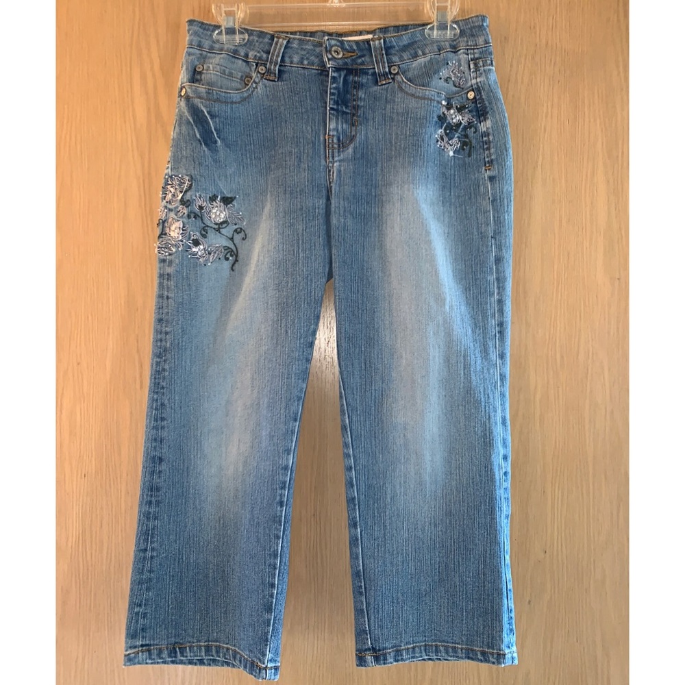Stretch Jean Capris w/ Floral/Sequin
